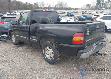 2002 Chevrolet Silverado 1500 Ls z USA, uszkodzony, nr VIN 1GCEC14T52Z236083
